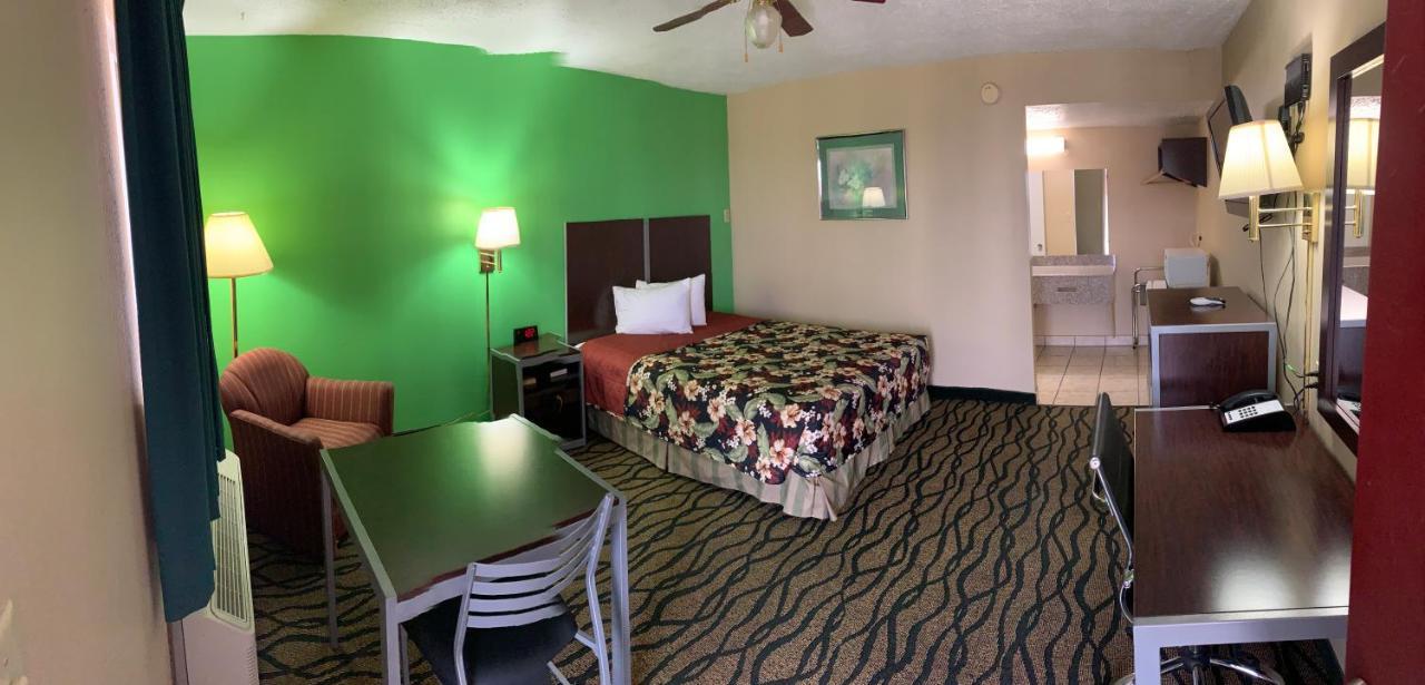Thunderbird Inn リベラル エクステリア 写真
