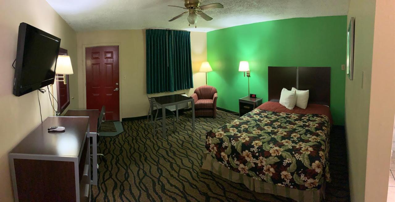 Thunderbird Inn リベラル エクステリア 写真