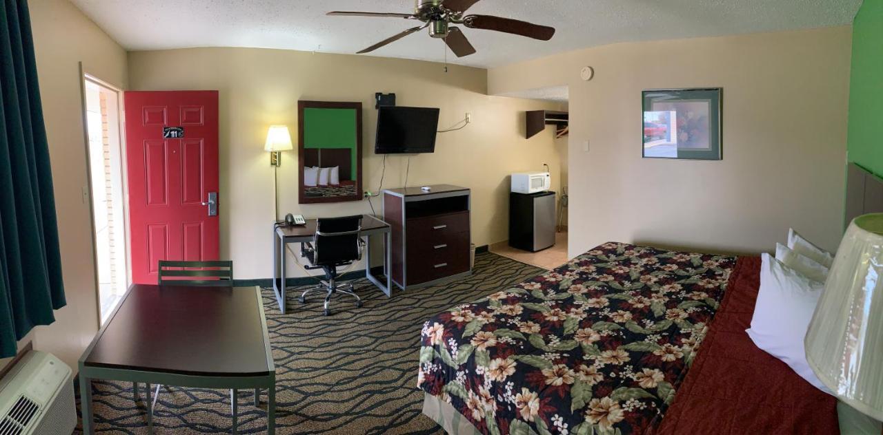 Thunderbird Inn リベラル エクステリア 写真